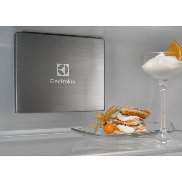 Electrolux - Vstavané chladničky s mrazničkou - ENP7TD75S